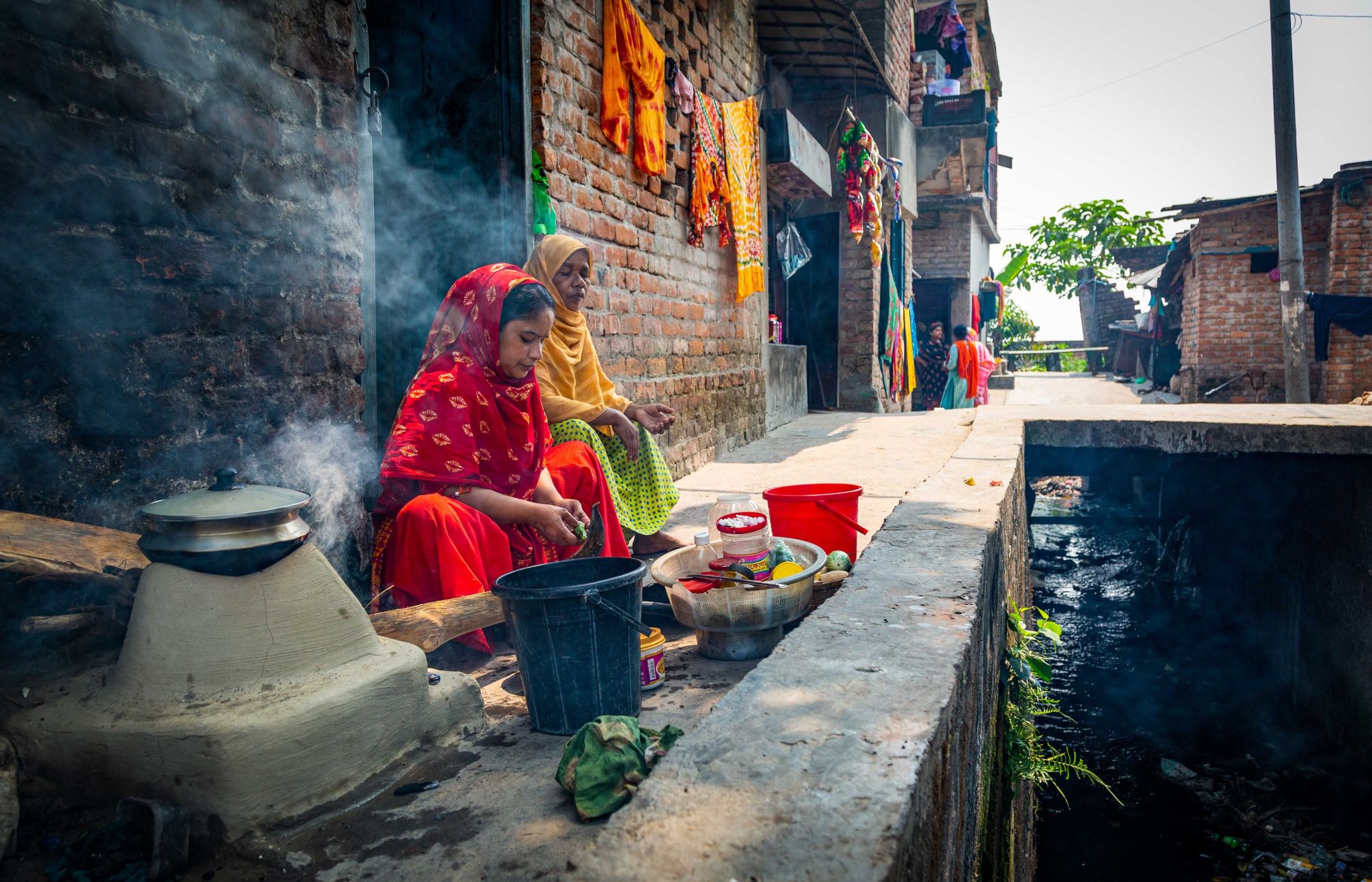 Women cooking in Bangladesh